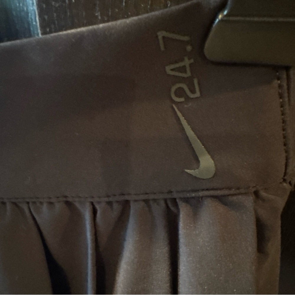NEW Nike 24.7 PerfectStretch Women Dri Fit Pleated Skirt HQ8153-010 $160 - Picture 4 of 7